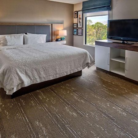 Hampton Inn & Suites Fort Myers Estero Bagian luar foto