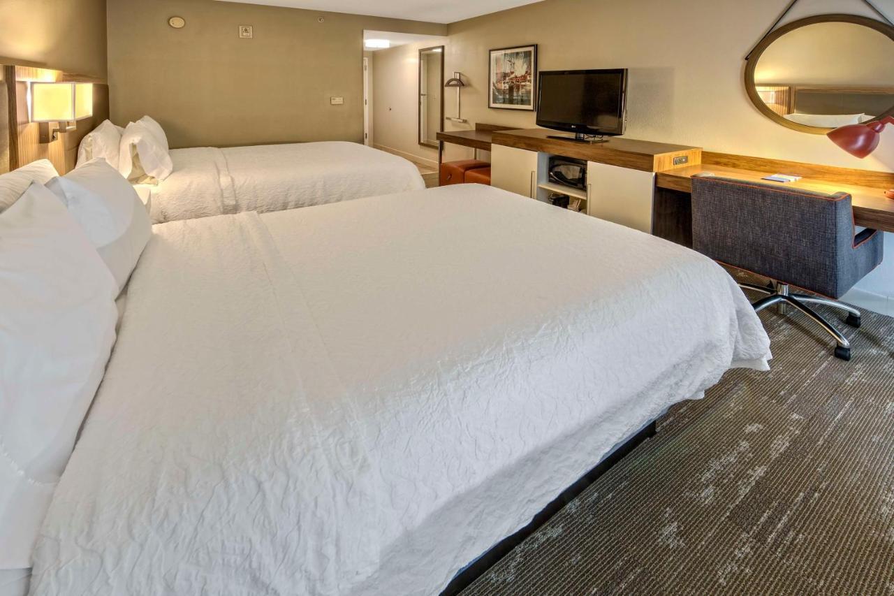 Hampton Inn & Suites Fort Myers Estero Bagian luar foto